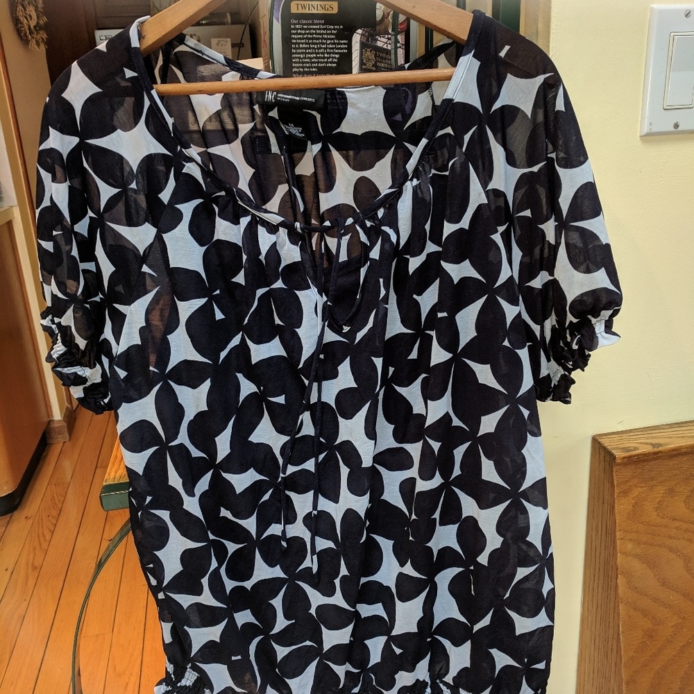Tops - Picture 5 of 6